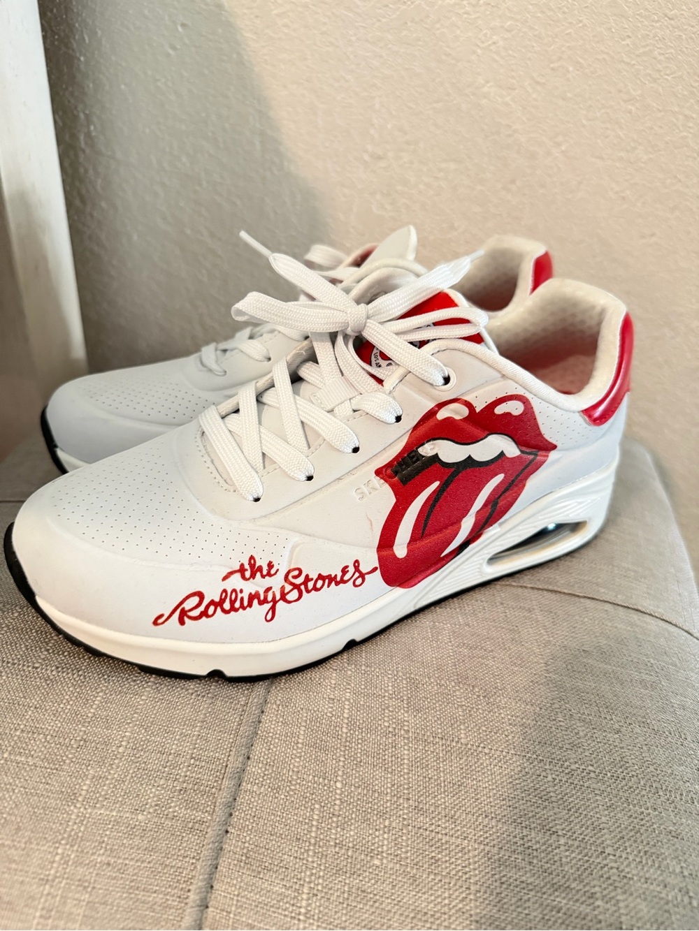NWOT Skechers White & Red Women's Rolling Stones Logo Sneakers